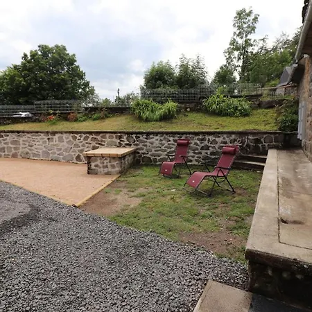 De Caractere Avec Terrasse Et Cheminee - Animaux Acceptes - Fr-1-742-335 * Saint-Jacques-des-Blats